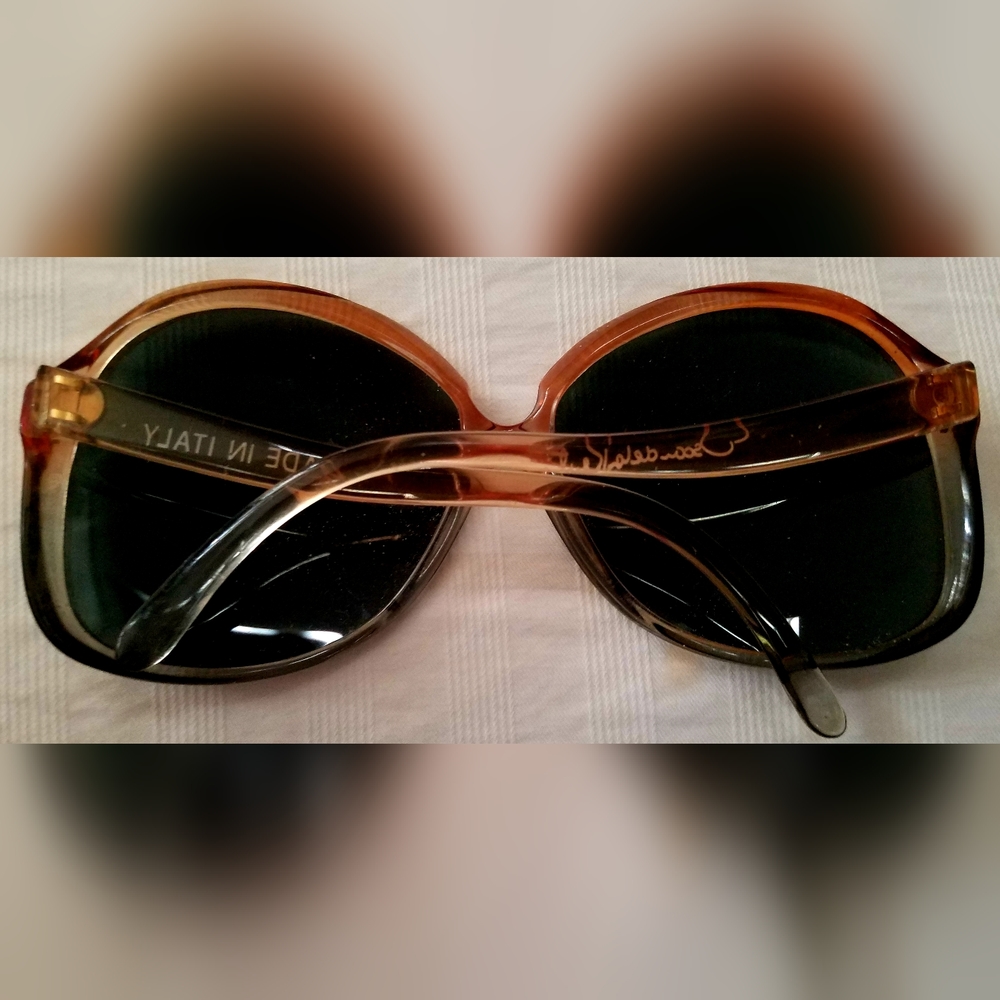 Oscar de la Renta sunglasses - Picture 2 of 2